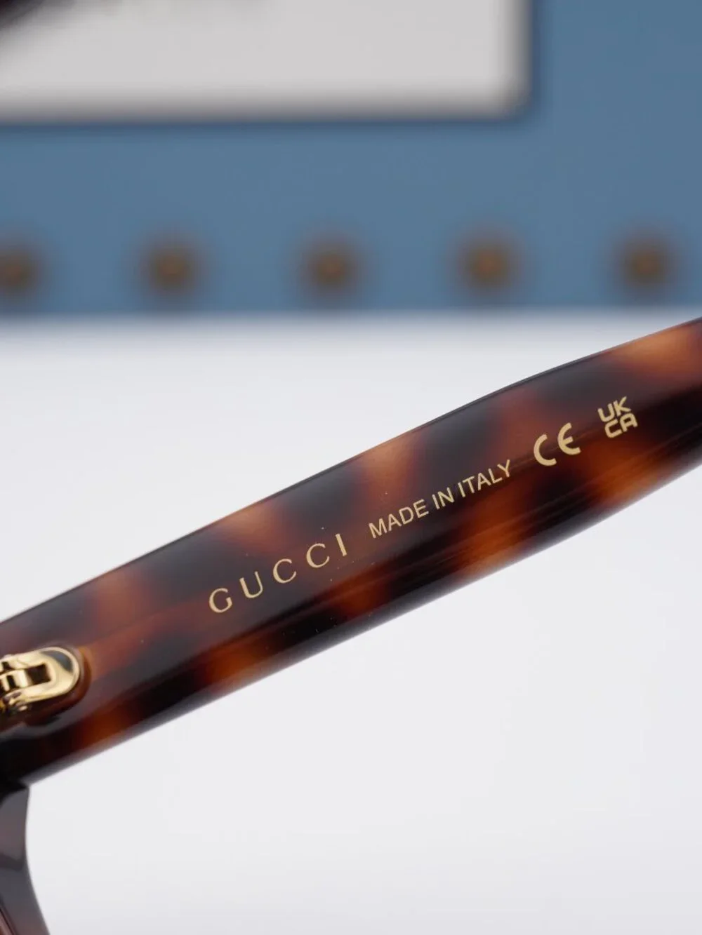 Gucci model gg2102s